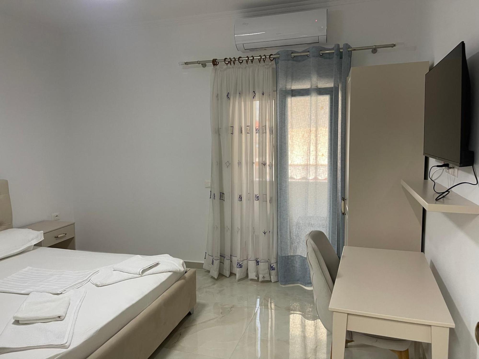 Hotel C Plus *